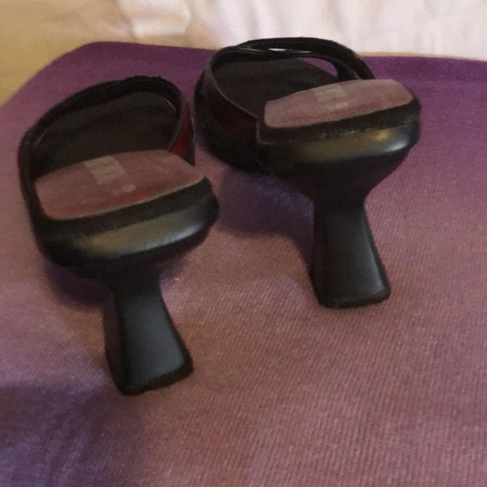 Heels - Picture 3 of 4